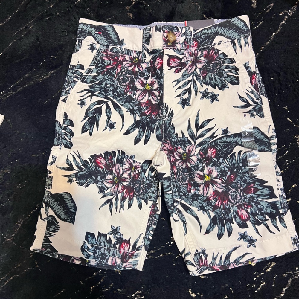 NWT: Tommy Hilfiger Pants Short Size 8 Girls flower Pattern